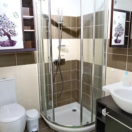 Appartement Climatise / Terrasse A 2 Min De La