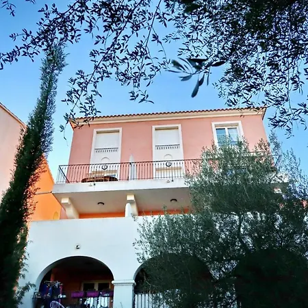 Apartment Climatise / Terrasse A 2 Min De La