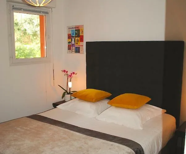 Climatise / Terrasse A 2 Min De La 公寓 *